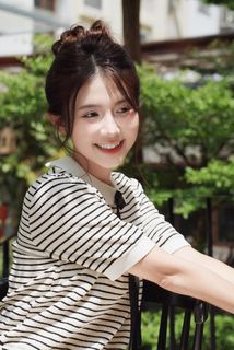 Innocent Girl Portrait: Bright Smile, Gentle Charm | HD Wallpaper-0