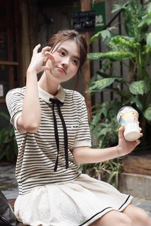 Innocent Girl Portrait: Bright Smile, Gentle Charm | HD Wallpaper-1