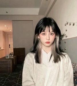 Edgy Hidden Dye Hair: A Chic & Trendy Color Style for Modern Women.-10