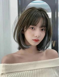 Edgy Hidden Dye Hair: A Chic & Trendy Color Style for Modern Women.-8