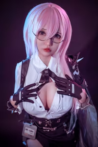 Coser Potato Godzilla Transforms into Yanagi: A Mesmerizing Cosplay Journey (29P)-3