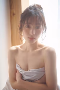 Captivating Misaki Jinbu in FLASH Digital Photo Book Vol.2 - Discover Her Natural Japanese Beauty-15