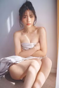 Captivating Misaki Jinbu in FLASH Digital Photo Book Vol.2 - Discover Her Natural Japanese Beauty-0