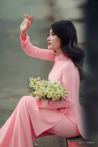 VGU No.20: Graceful Pink Ao Dai Muse Capturing Elegant Vietnamese Beauty Amidst Romantic Autumn Hues-5