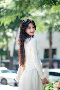 Radiant Vietnamese Beauty: Gentle Girl Bathed in Sunlight-2