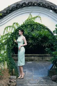 Nan Qiao: Graceful Charm in Jade Green Cheongsam - XiuRen No.10538 Collection-27