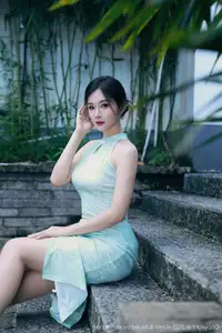 Nan Qiao: Graceful Charm in Jade Green Cheongsam - XiuRen No.10538 Collection-20