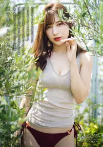 Risa Yukihira's Radiant Summer Moment: Captivating Beauty Under the Sun-12