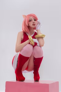 Dynamic Amy Rose Cosplay: Vibrant Transformation 9287829537-2