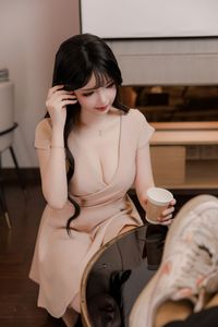 Anime Blogger Xueqing Astra: Elegant Beauty Portrait-13