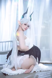 Coser Yu Yu Transforms into Altima Tia: Ethereal White Fantasy Beauty (40P)-6