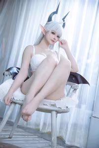 Coser Yu Yu Transforms into Altima Tia: Ethereal White Fantasy Beauty (40P)-19