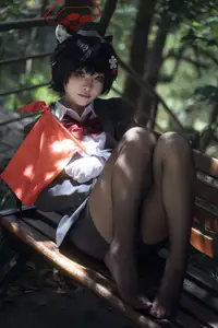 Discover Tsubaki Guide Cosplay by Shi Liang Yu: Charming Elegance Unleashed.-6