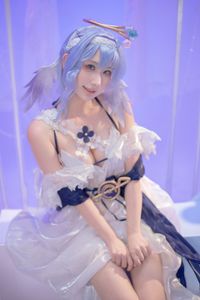 Coser AzuNyan Transforms into a Dreamy Fairy in a Pure White Dress from the June 2025 Collection-32