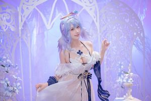 Coser AzuNyan Transforms into a Dreamy Fairy in a Pure White Dress from the June 2025 Collection-9