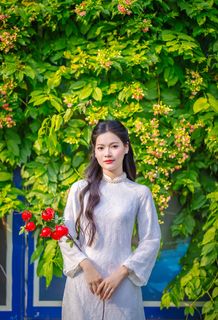Vietnamese Girl in Traditional White Ao Dai | Graceful Beauty-24