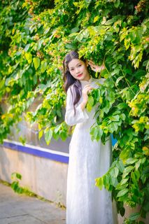 Vietnamese Girl in Traditional White Ao Dai | Graceful Beauty-20