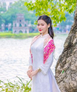 Vietnamese Girl in Traditional White Ao Dai | Graceful Beauty-15