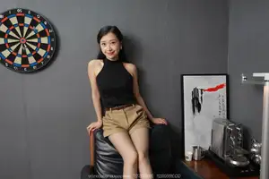 IESS SXJ No.2111: Discover Xiao Jie's Elegant Charm – Stunning Chinese Model's Graceful Pose-11