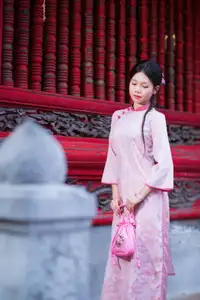 VGU No.182: Graceful Pink Ao Dai & Lotus Flowers – Enchanting Vietnamese Beauty-2