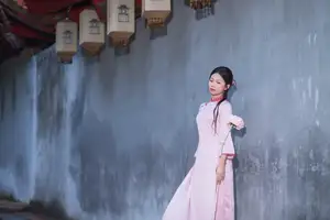 VGU No.182: Graceful Pink Ao Dai & Lotus Flowers – Enchanting Vietnamese Beauty-1