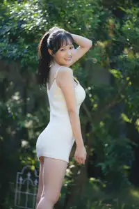 Okumura Riho & 'I no Shogeki' Charm: Sweet Beauty with a Fresh Strawberry Donut-19