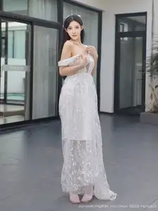 Li Shuang Er No.10661: Ethereal Beauty in a Sexy White Gown-44