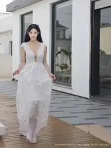 Li Shuang Er No.10661: Ethereal Beauty in a Sexy White Gown-41