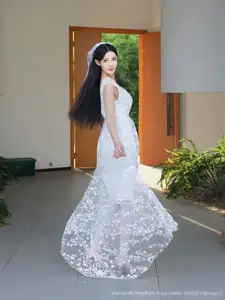 Li Shuang Er No.10661: Ethereal Beauty in a Sexy White Gown-37