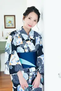 Machiyama Miho: Captivating Lingerie Beauty in a Private Moment - Tukuku-25