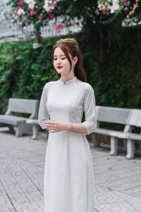 VGU No.105: Serene Beauty A Vietnamese Girl in Elegant White Áo Dài-2