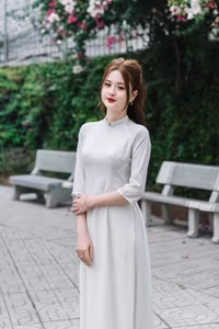 VGU No.105: Serene Beauty A Vietnamese Girl in Elegant White Áo Dài-1