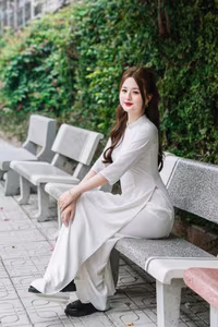 VGU No.105: Serene Beauty A Vietnamese Girl in Elegant White Áo Dài-0