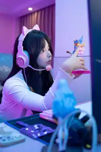 Coser yuuhui: "Accidental" Livestream Part1 | Captivating Gaming Streamer Moment.-12