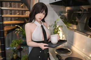 Coser Bangni: Alluring Office Lady Cosplay - Stunning Transformation-5