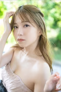 Asaka - FRIDAY Monthly Girl 043: Exclusive Glimpse into Her Never-Before-Seen Photo Collection Part01-0