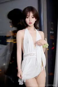 XiuRen No.10584: Zhi Zhi's Alluring Elegance in a Chic White Mini Dress-17
