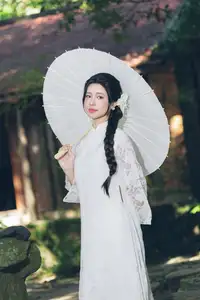 Charming Young Woman in White Lace & Orchids: Radiant Natural Beauty Amidst Greenery 1000026906-4