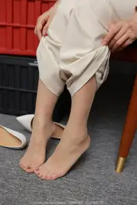 Elegant Allure: IESS Chinese Model Xiao Jie's Captivating Legs & Heels, SXJ No.2098 Collection-81