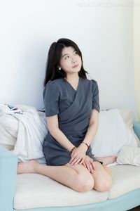 Chinese Model No.2336 Cherry: Elegant in Sheer Hosiery and High Heels-4