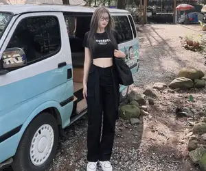 Ngo Thi Huong: Vietnam's Fencing Beauty Queen Radiates with Prestigious Gold Medal-3