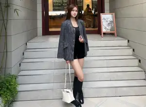 Ngo Thi Huong: Vietnam's Fencing Beauty Queen Radiates with Prestigious Gold Medal-8