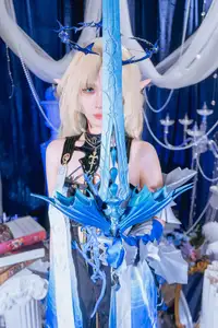 Fleurdelys Wuthering Waves: Pyon's Captivating Mature Elf Cosplay-2