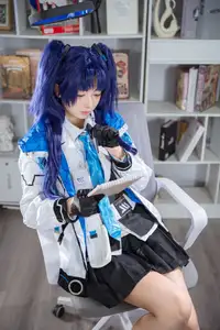 Discover Hayase Yuuka: The Enigmatic & Charismatic Cosplay by Xi Huan Ai Li Ma-21