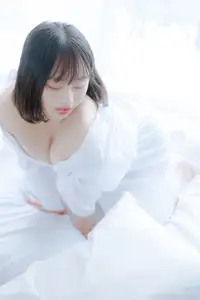 Mozzi: Gentle Moments on a Wet Day (55P - 3V) - Discover Pure Beauty-0